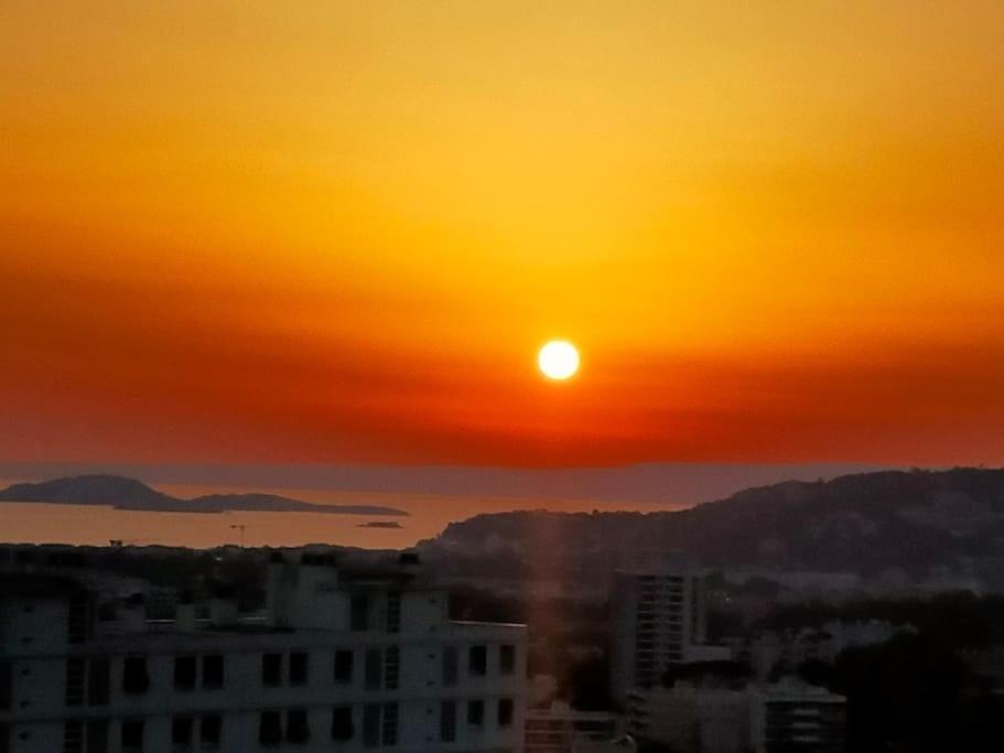Appartement T 2 Calanques Vue Panoramique, A 10 Mn Des Facs De Luminy *